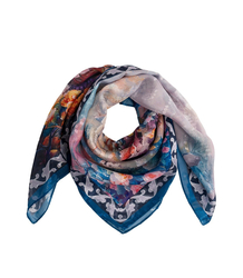 Elegant women's scarf with an insane 70x70 pattern