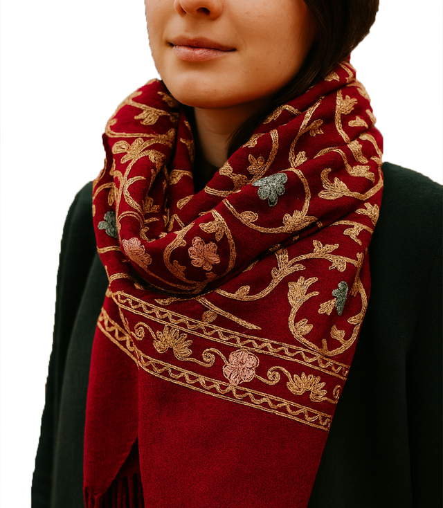 Women's patterned shawl with tassels 