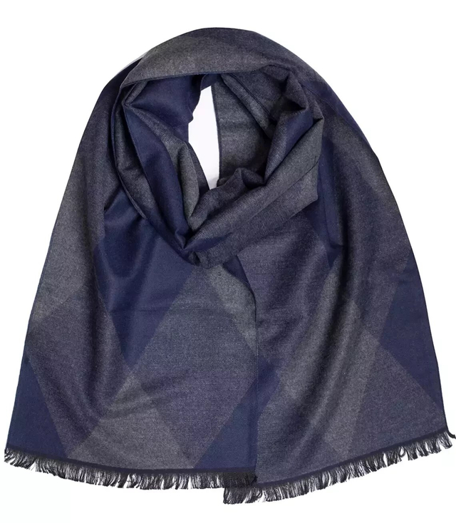 Men's scarf with tassels in patterns