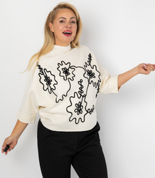 Elegancki sweter nietoperz z półgolfem i haftem ABSTRACT BLOOM