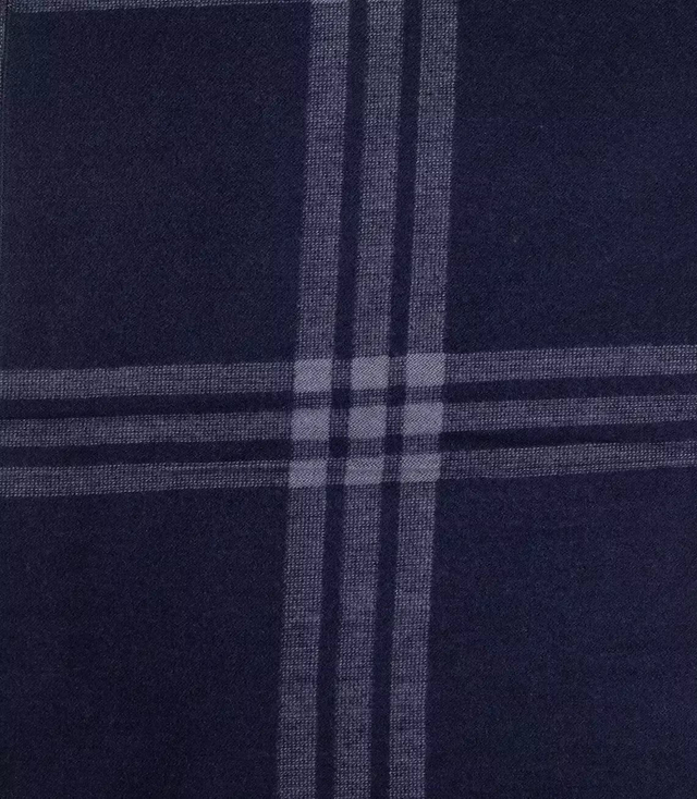 Men's scarf with tassels in patterns