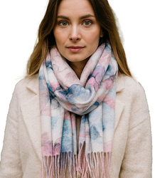 Women's scarf with floral motif and tassels elegant