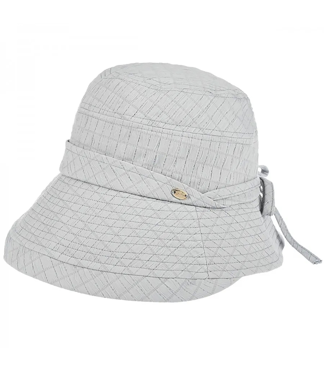 Kapelusz damski letni typu cloche z wiązaniem