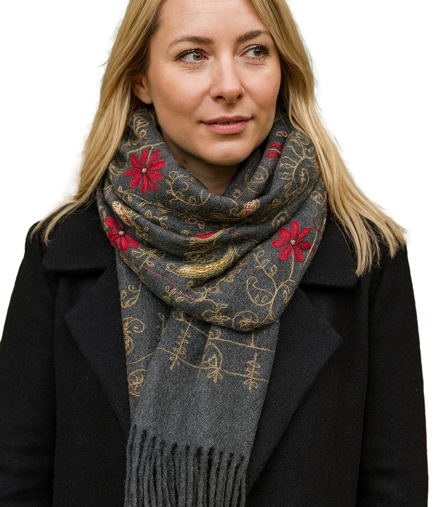 Women's folklore scarf with flower motif and tassels