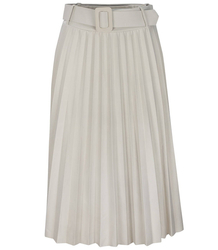Fashionable pleated skirt with belt
