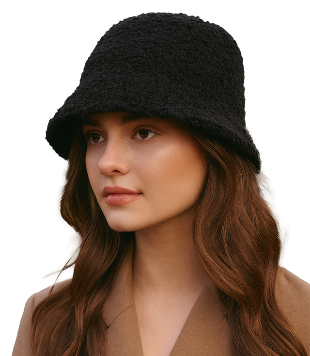 Women's hat made of soft teddy fabric