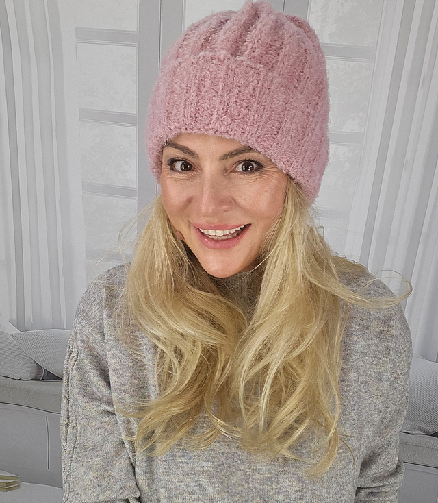 Stylowa damska czapka zimowa beanie