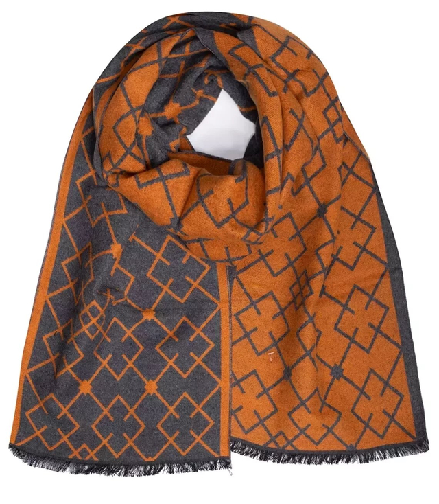 Men's scarf with tassels in patterns