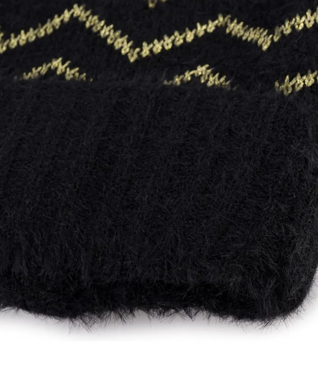 Warm women's cap with zigzag pom-pom autumn winter