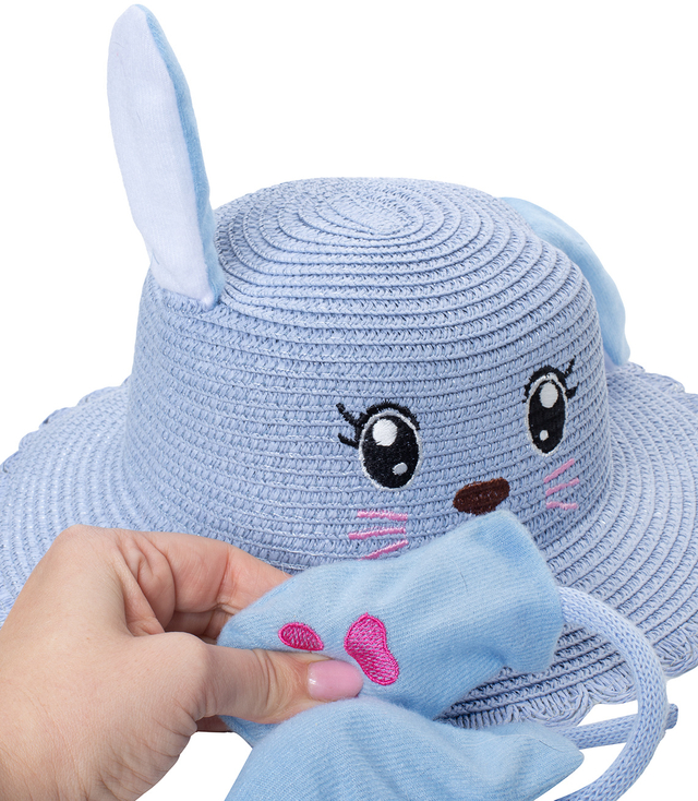 Children's hat with a dog's face and lifting ears