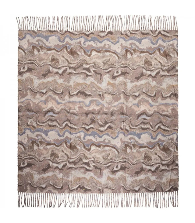 Wavy delicate pattern scarf with tassels