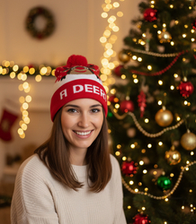 Czapka zimowa świąteczna z pomponem - idealny prezent