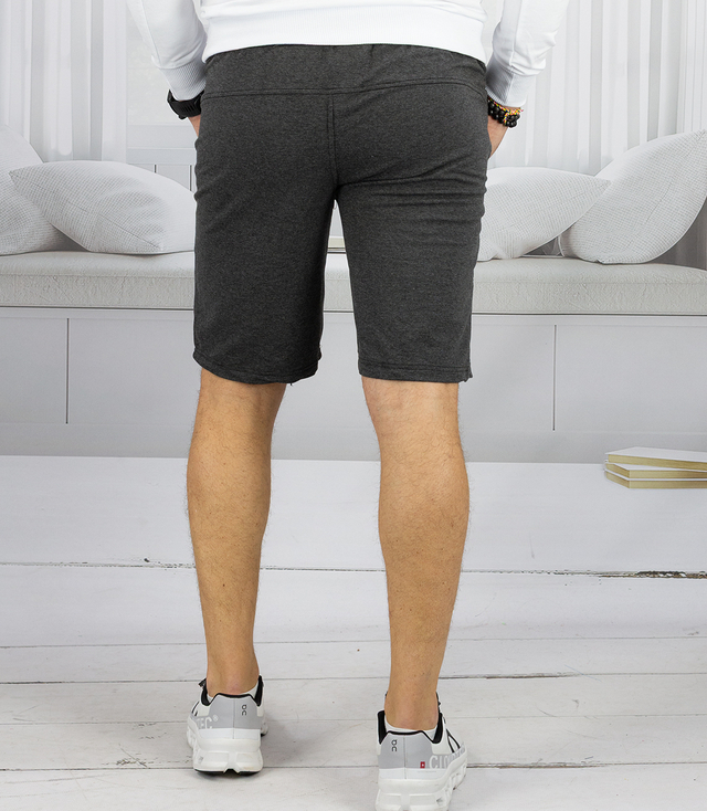 Comfortable men's shorts - lightweight, breathable, for training and everyday wear