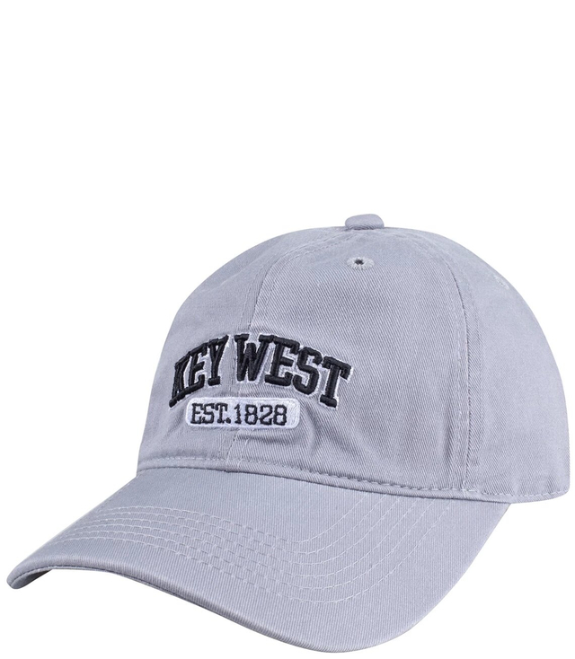 Baseball cap decorated with an embroidered inscription