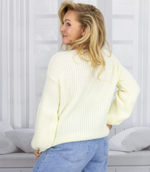 Striped sweater made of soft puffy sleeve material