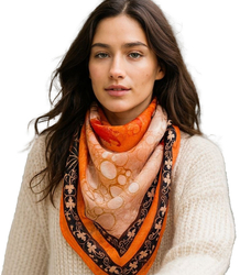 Elegant women's scarf with an insane 70x70 pattern