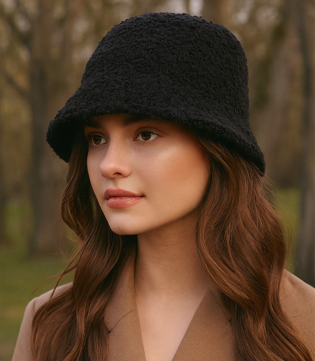 Women's hat made of soft teddy fabric