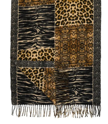 Elegant scarf with tassels