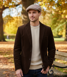 Stylish smooth men's helmet Universal color scheme