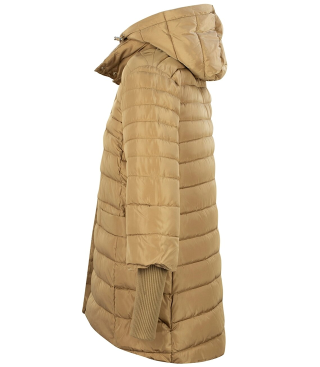 Warm quilted jacket with a drawstring hood and sleeves