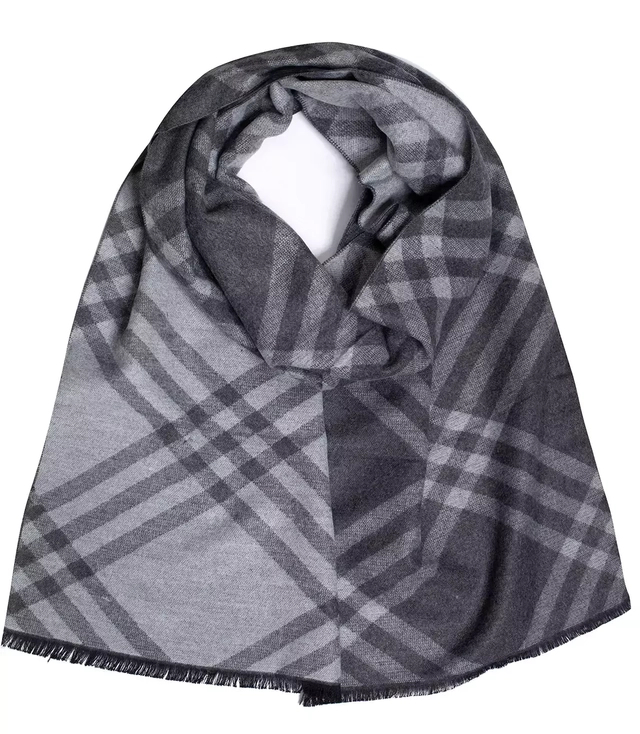 Men's scarf with tassels in patterns