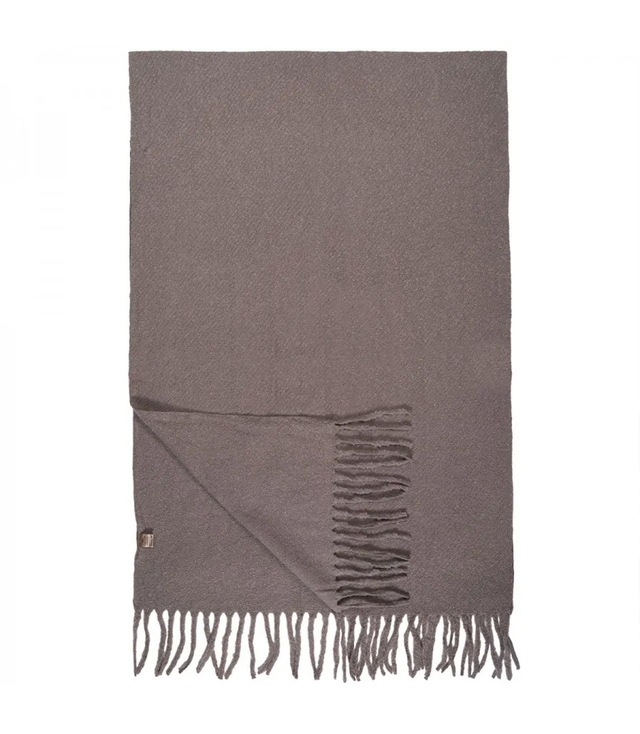 Elegant scarf with tassels in one color