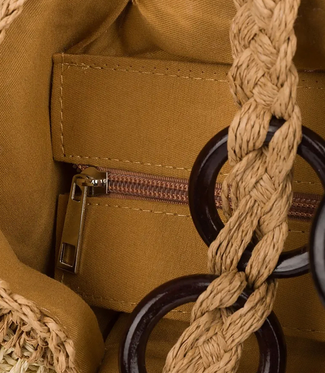 Boho raffia handbag with adjustable, thicker strap