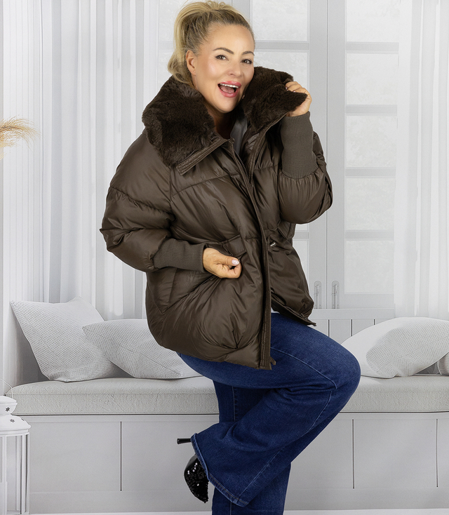 Winter jacket with decorative fur on the collar FIBI