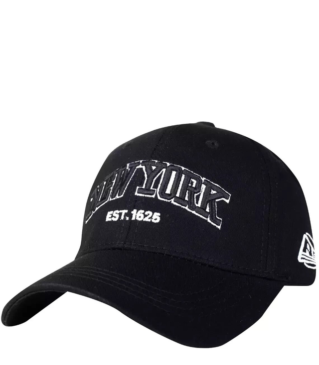 Baseball cap decorated with the words NEW YORK