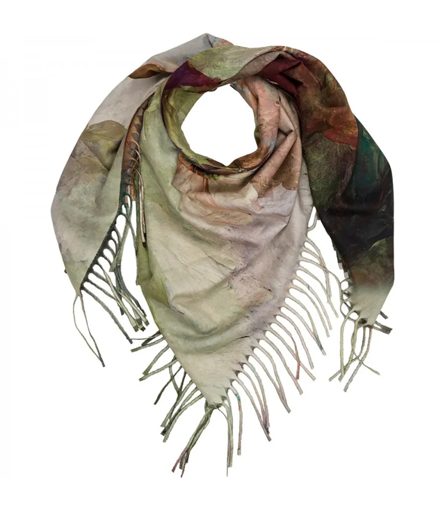 Elegant scarf large flowers with tassels