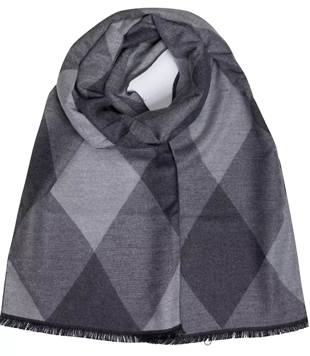 Men's scarf with tassels in patterns