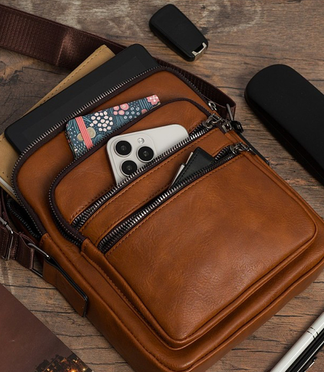 Men's SMALL rectangular padded bag elegant