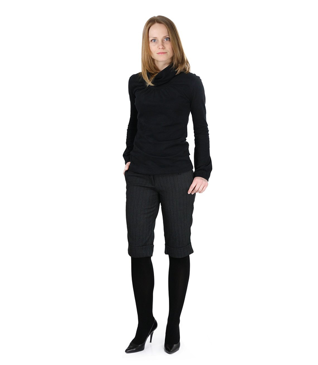 Classic knee length bermuda slim pants