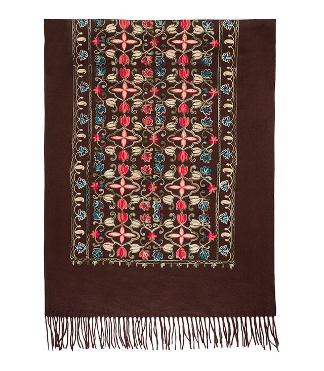 Szal damski z haftowanym wzorem i frędzlami