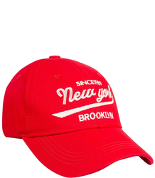 Embroidered baseball cap decorated with the inscription NEW YORK