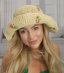 Kapelusz damski letni słomkowy z haftem truskawek BUCKET HAT 
