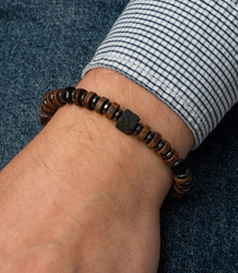 Men's bracelet with natural stones