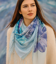 Women's scarf with floral pattern 100x100