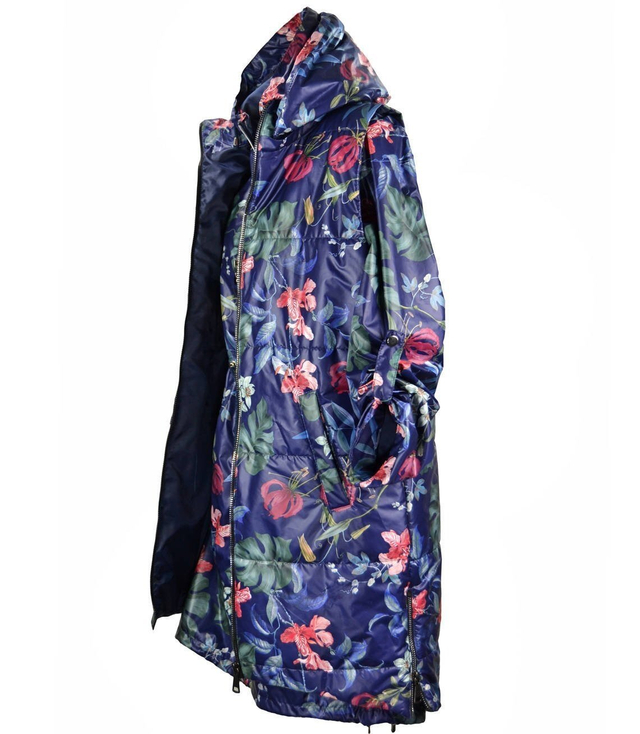 Long sleeved waistcoat with flowers and leaves