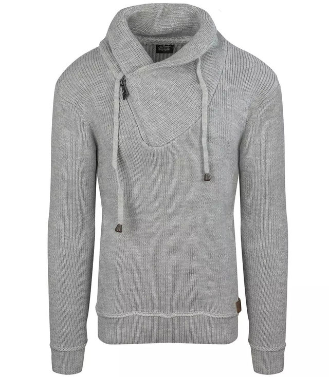 Men&#39;s thick wool sweater with a chimney