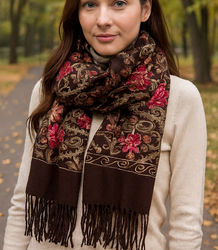 Women's folklore scarf with flower motif and tassels