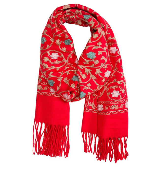 Women's patterned shawl with tassels 