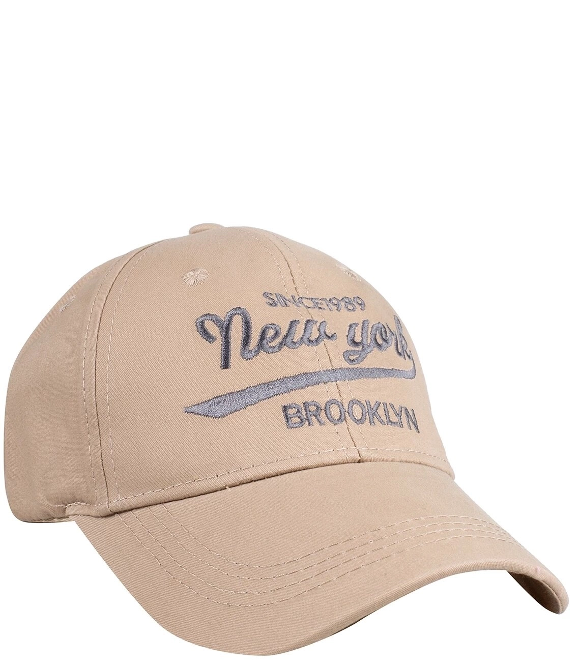 Embroidered baseball cap decorated with the inscription NEW YORK ...