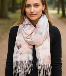Women's scarf with floral motif and tassels elegant