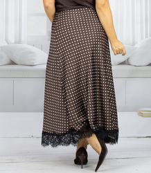 Stylish maxi skirt with lace peas