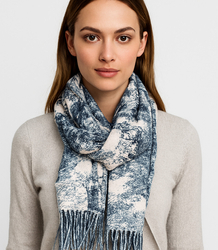 Women's scarf with floral motif and tassels elegant