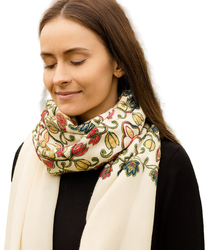 Women's scarf with embroidered pattern and tassels