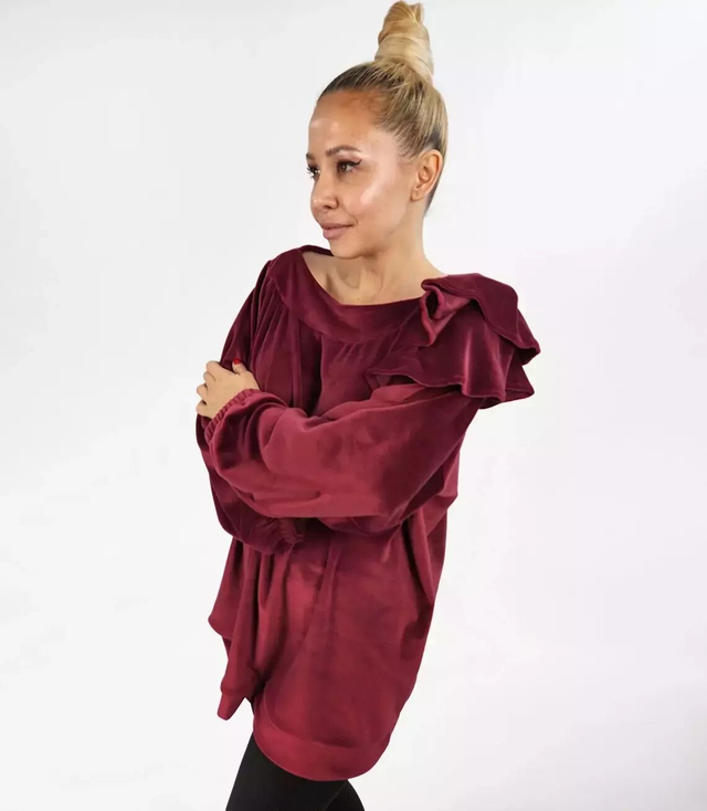 Welurowa bluza dresowa z falbanką oversize
