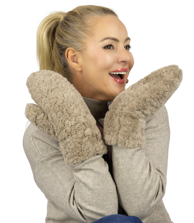 Women's gloves with soft sheepskin fur