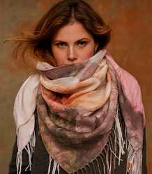 Women's scarf with floral pattern 100x100